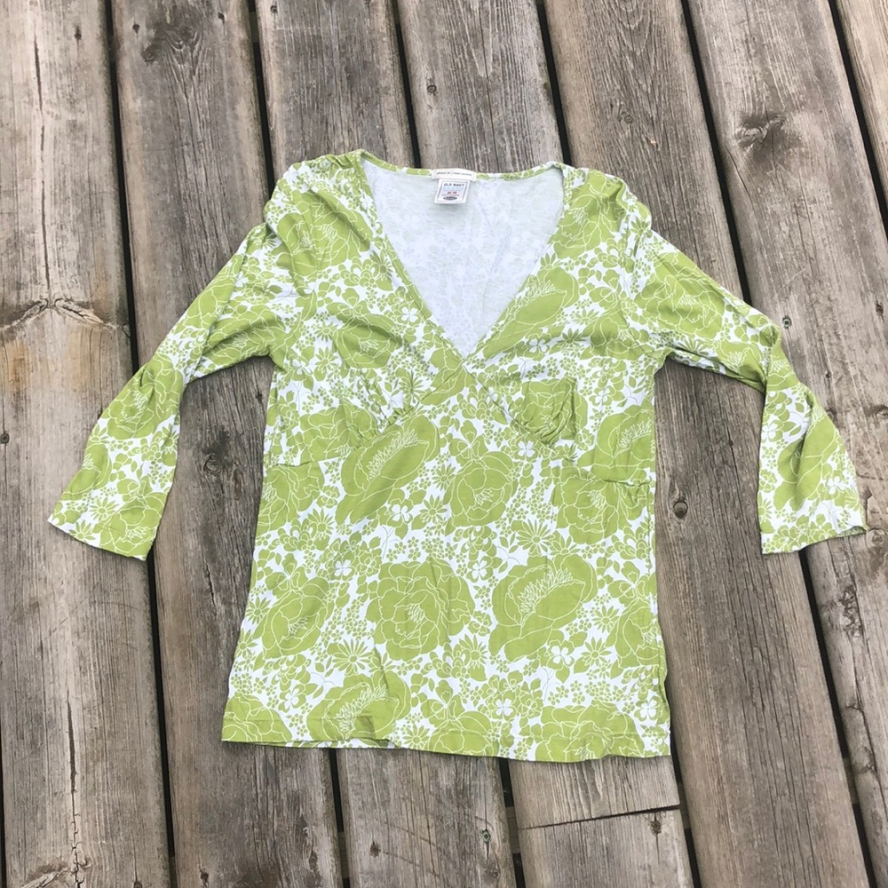 NWOT Old Navy 3/4 sleeve Vee Neck Top